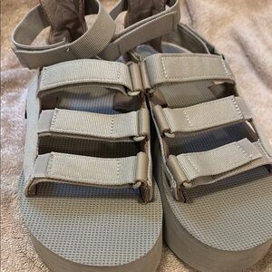 Teva Light Gray Strappy Sandals - size 8